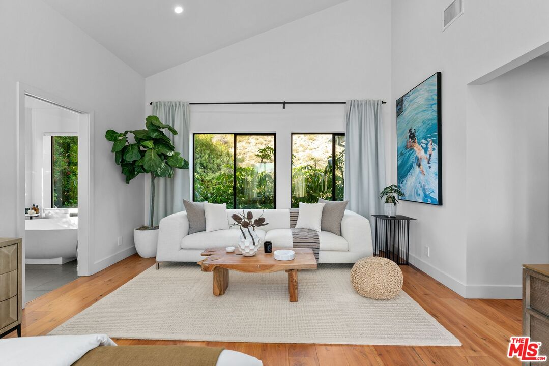 MLS #25612637 image #18