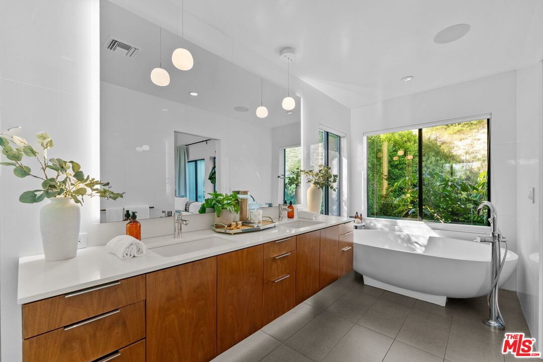 MLS #25612637 image #19