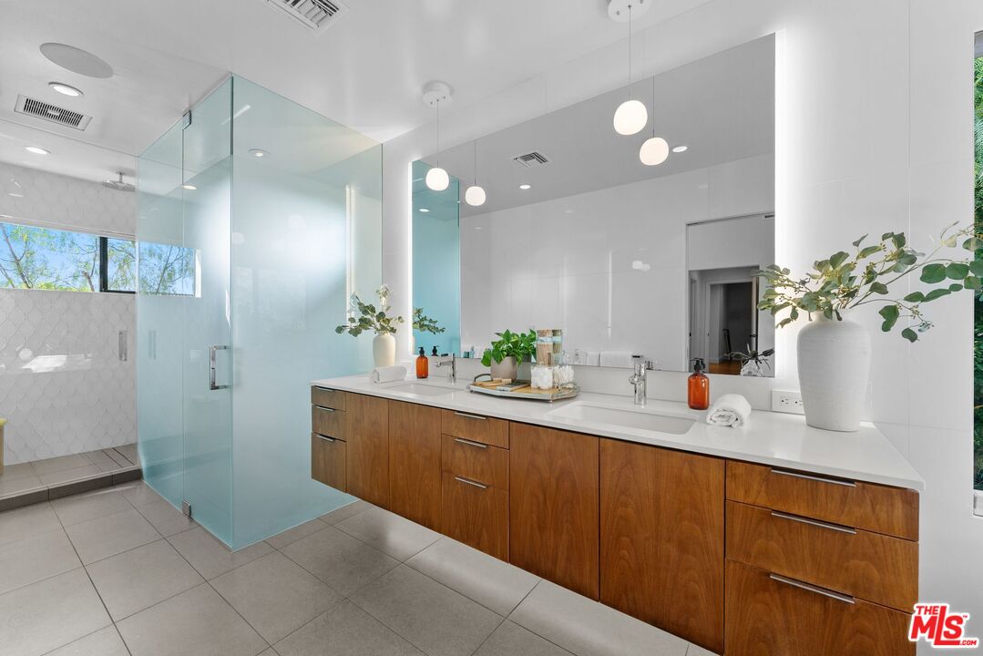 MLS #25612637 image #21