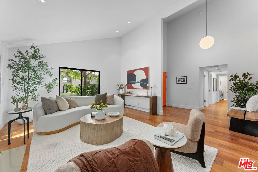 MLS #25612637 image #2