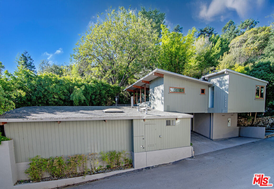 MLS #25612887 image #1