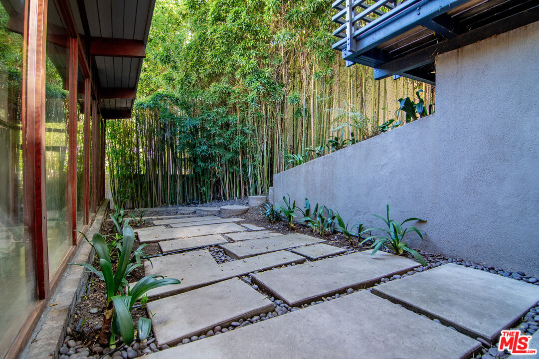 MLS #25612887 image #33