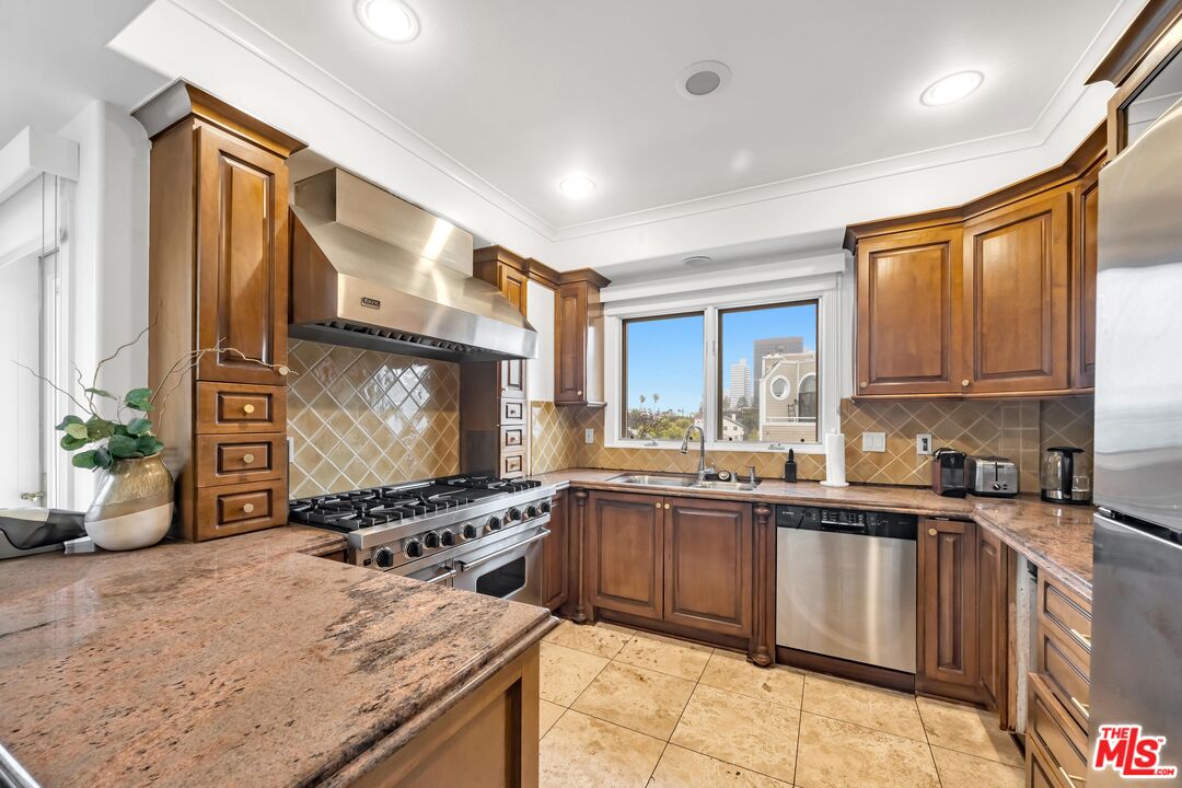 MLS #25612913 image #20