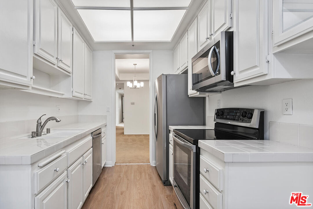 MLS #25612931 image #15