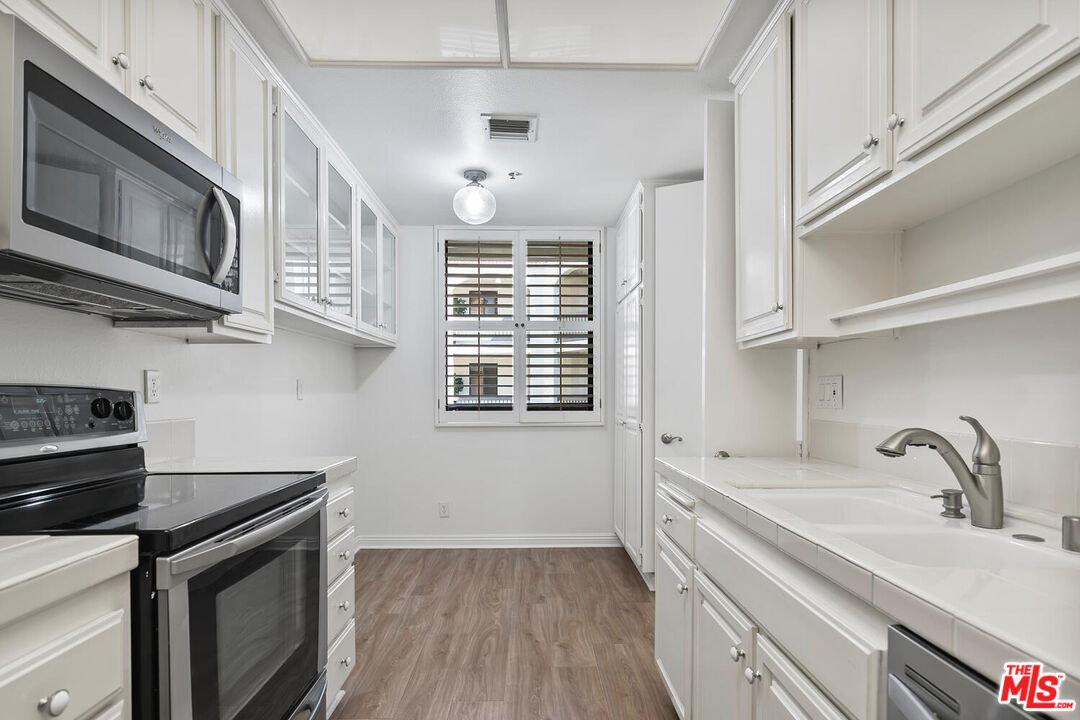 MLS #25612931 image #17