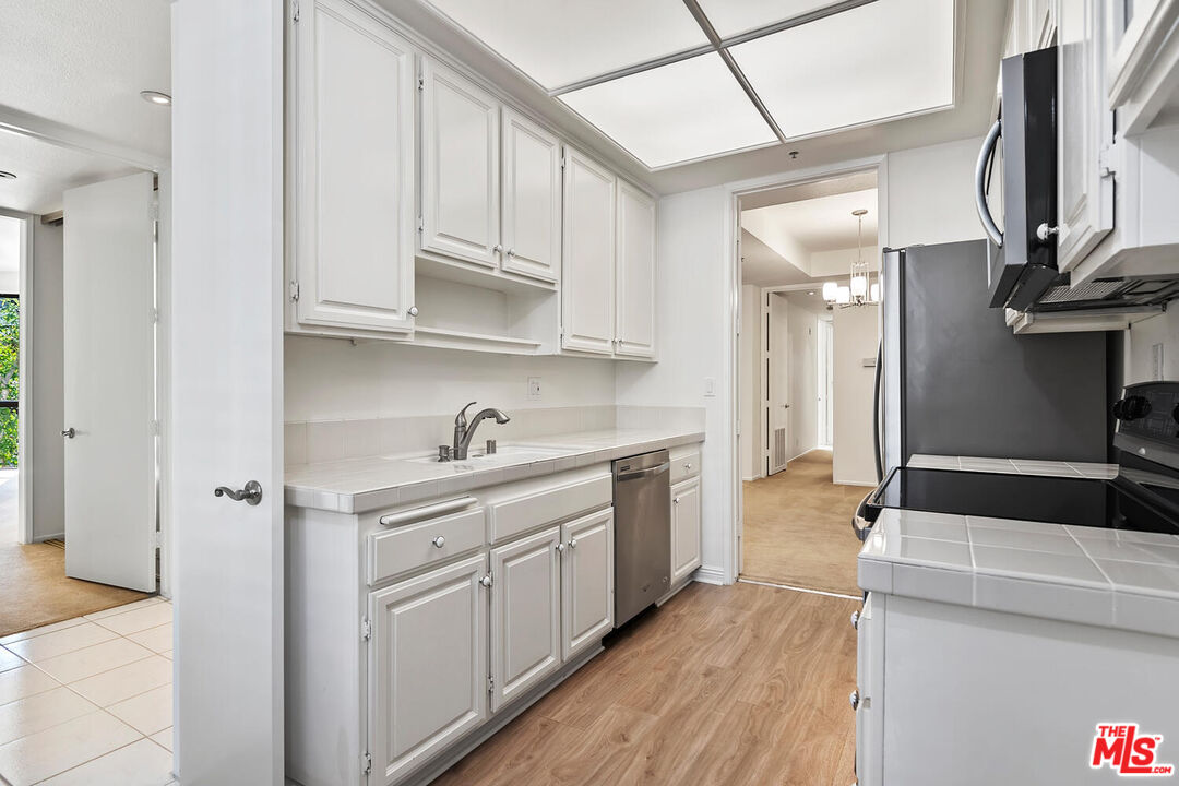 MLS #25612931 image #18