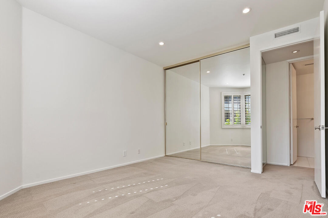 MLS #25612931 image #33