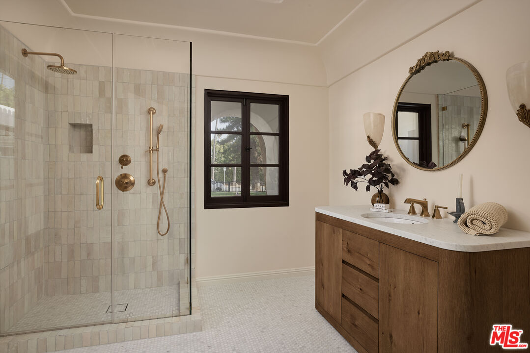 MLS #25612933 image #12