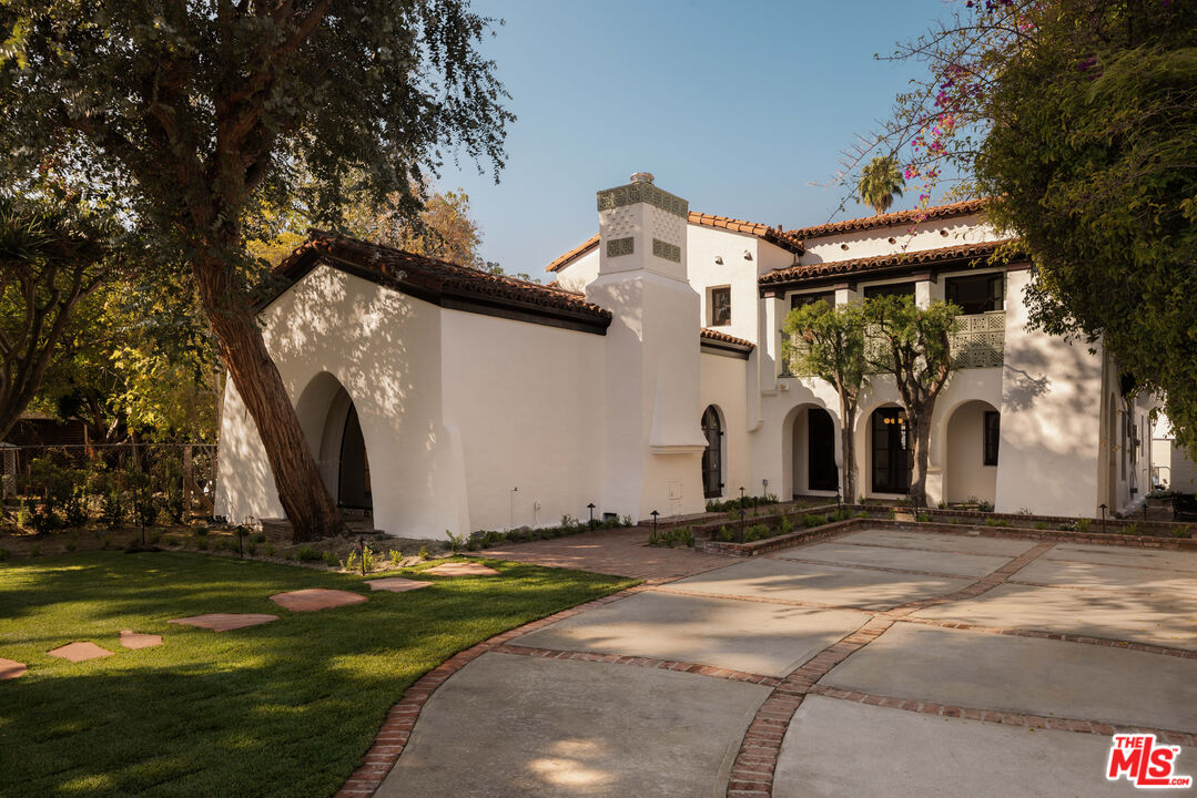 MLS #25612933 image #1