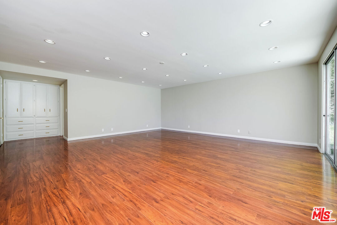 MLS #25613445 image #9