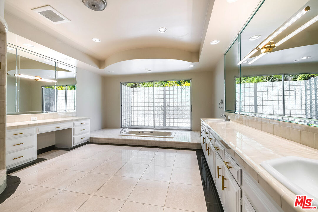 MLS #25613445 image #10