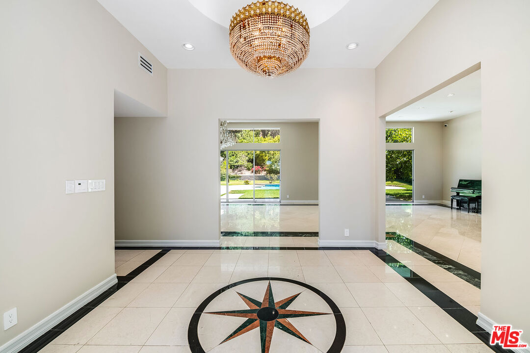 MLS #25613445 image #2