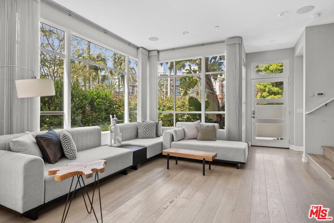 MLS #25613637 image #2