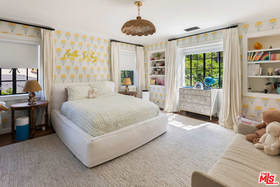 MLS #25613695 image #18