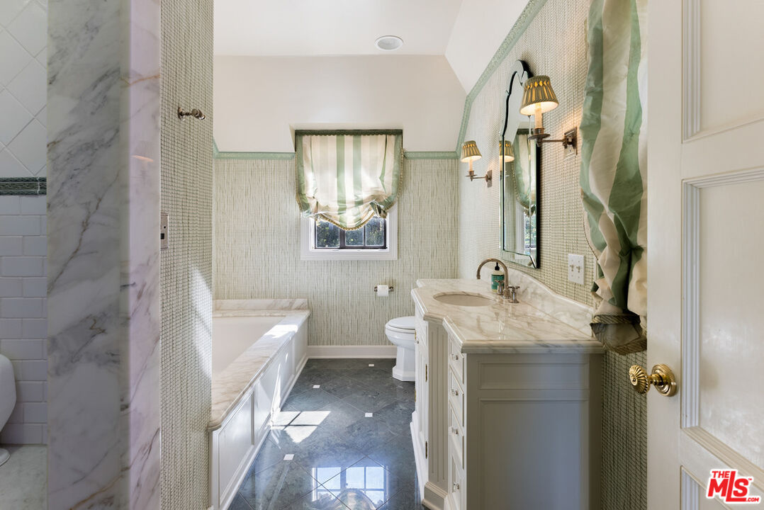 MLS #25613695 image #32