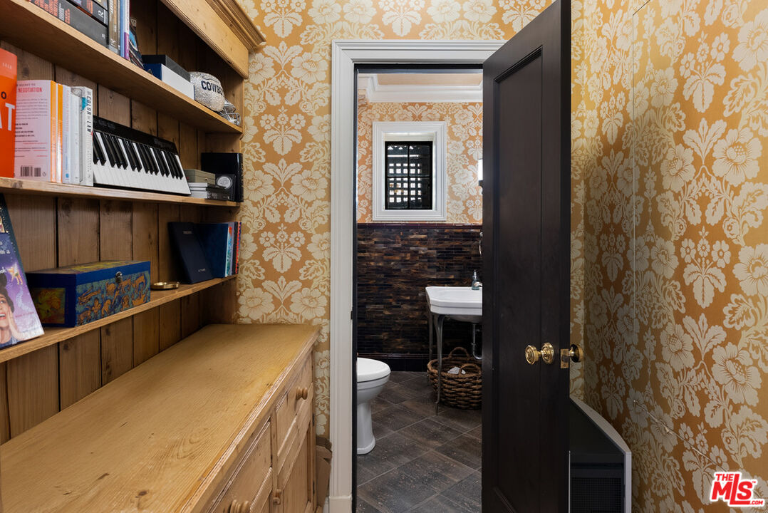 MLS #25613695 image #37