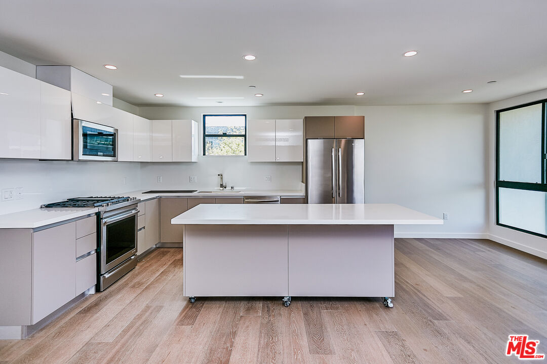 MLS #25613901 image #1