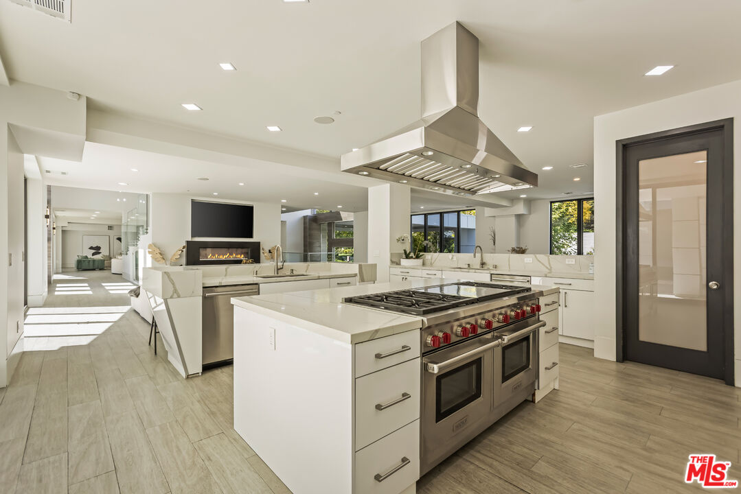 MLS #25613933 image #14