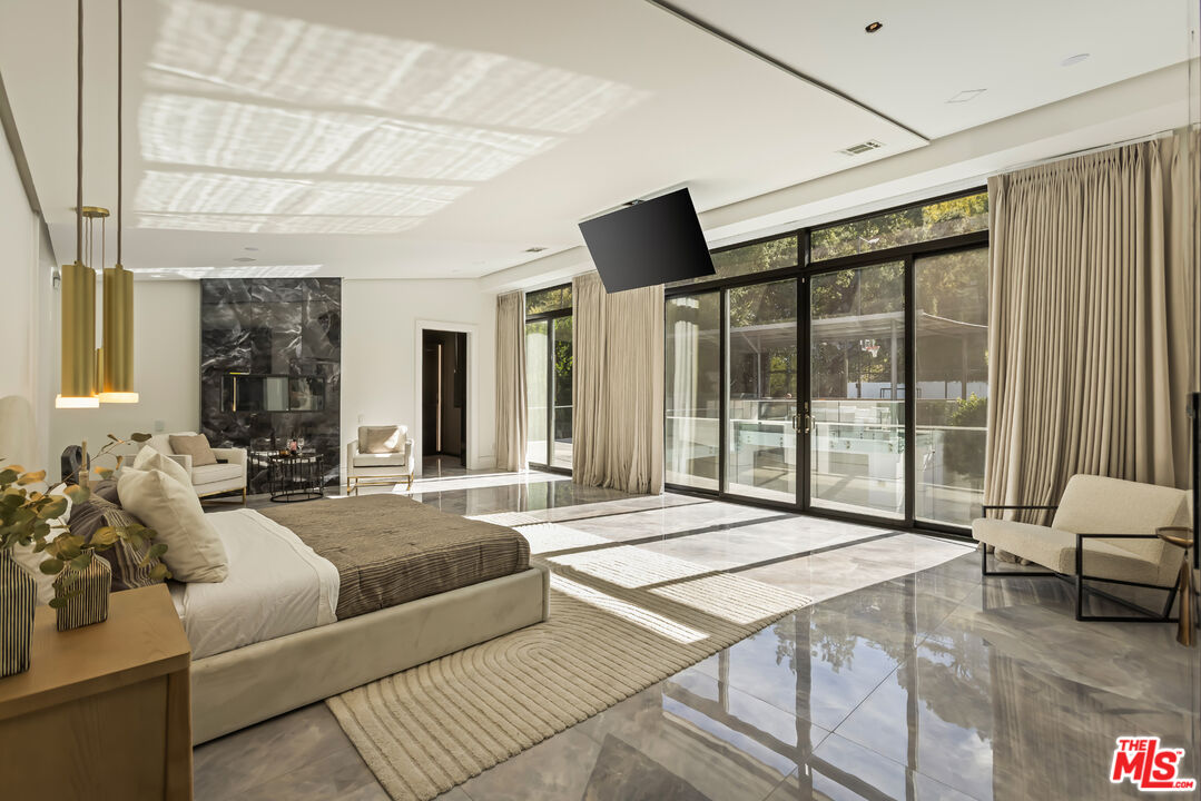 MLS #25613933 image #15