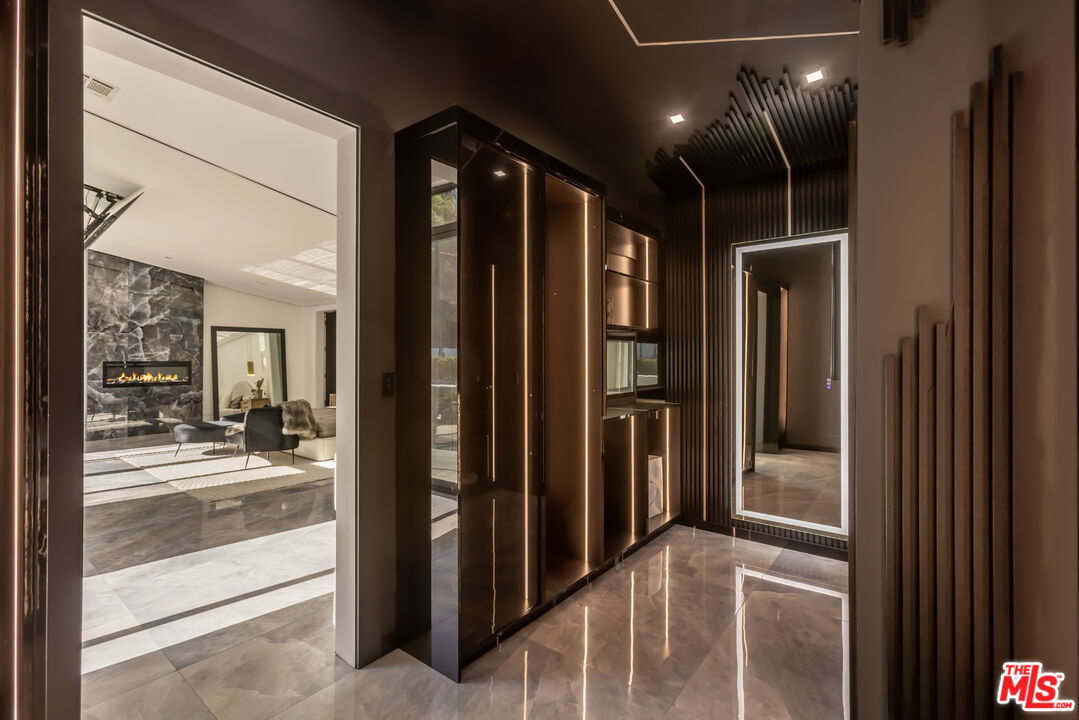 MLS #25613933 image #17