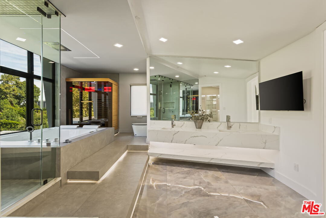 MLS #25613933 image #20