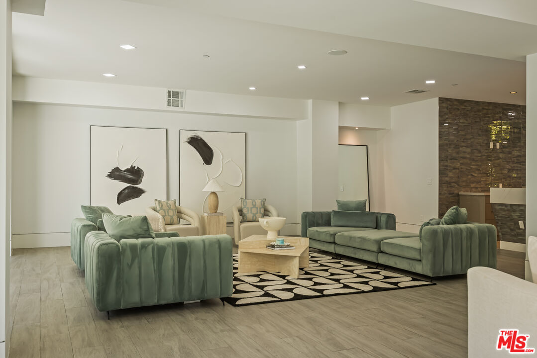 MLS #25613933 image #24