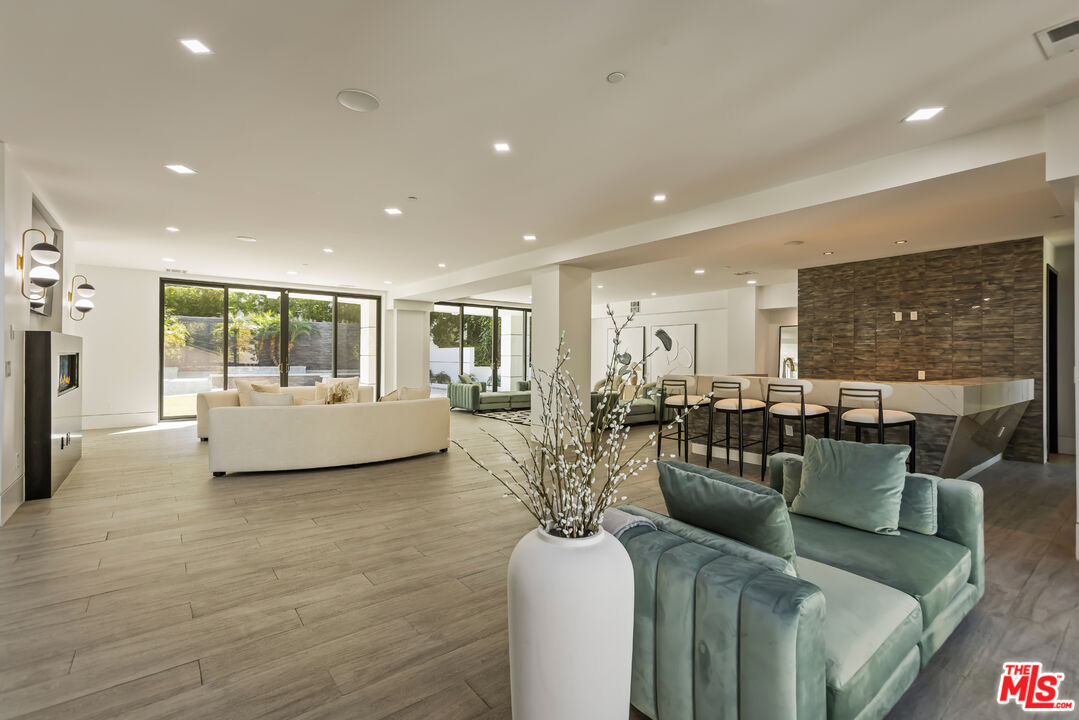 MLS #25613933 image #25