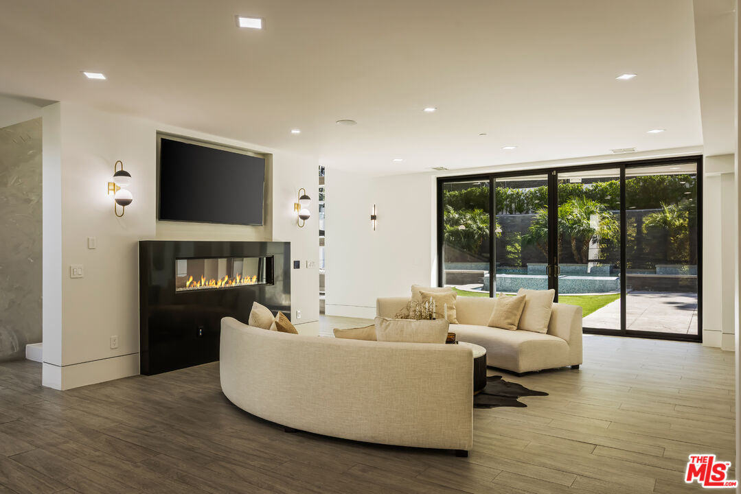 MLS #25613933 image #29