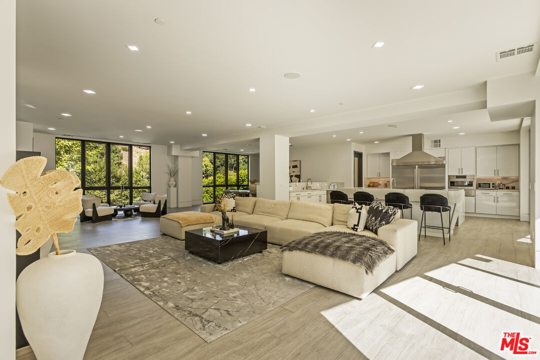 MLS #25613933 image #6