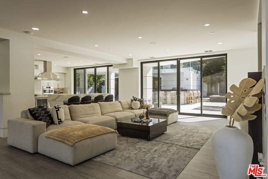 MLS #25613933 image #8