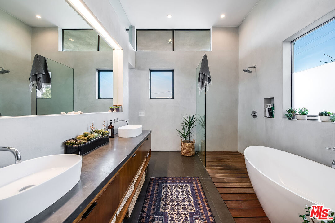 MLS #25614083 image #20