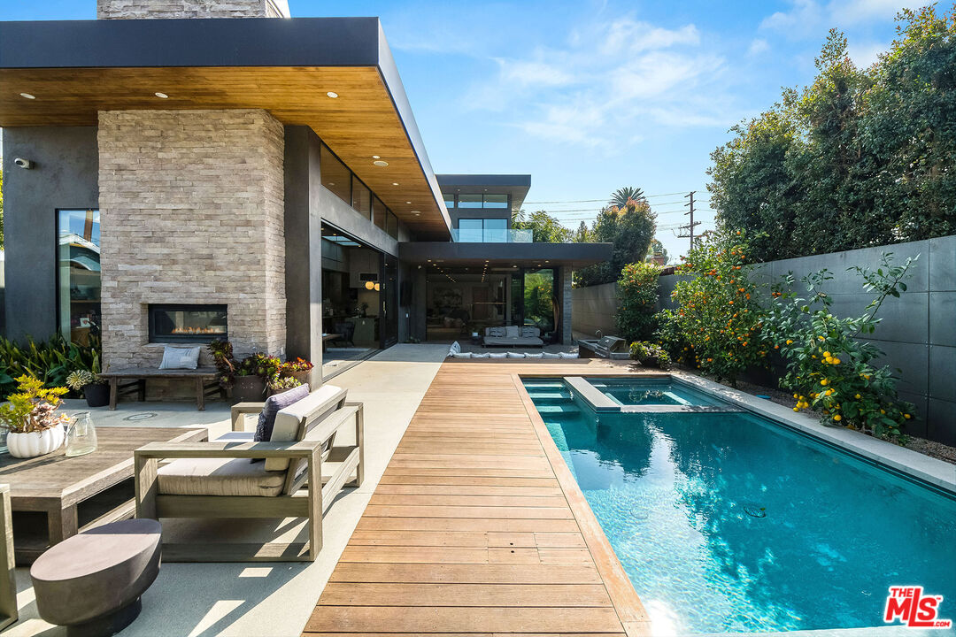 MLS #25614083 image #0