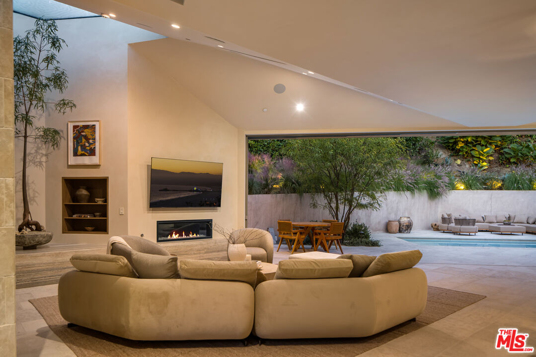 MLS #25614153 image #12