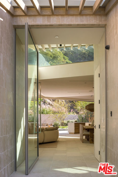 MLS #25614153 image #2