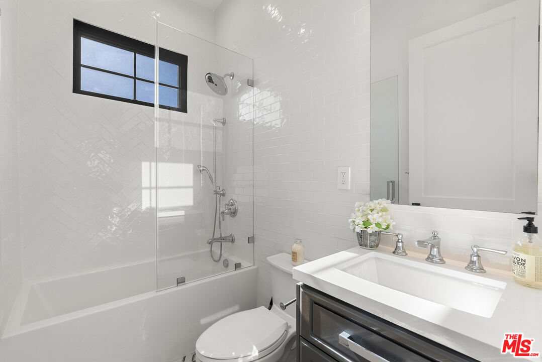 MLS #25614215 image #16