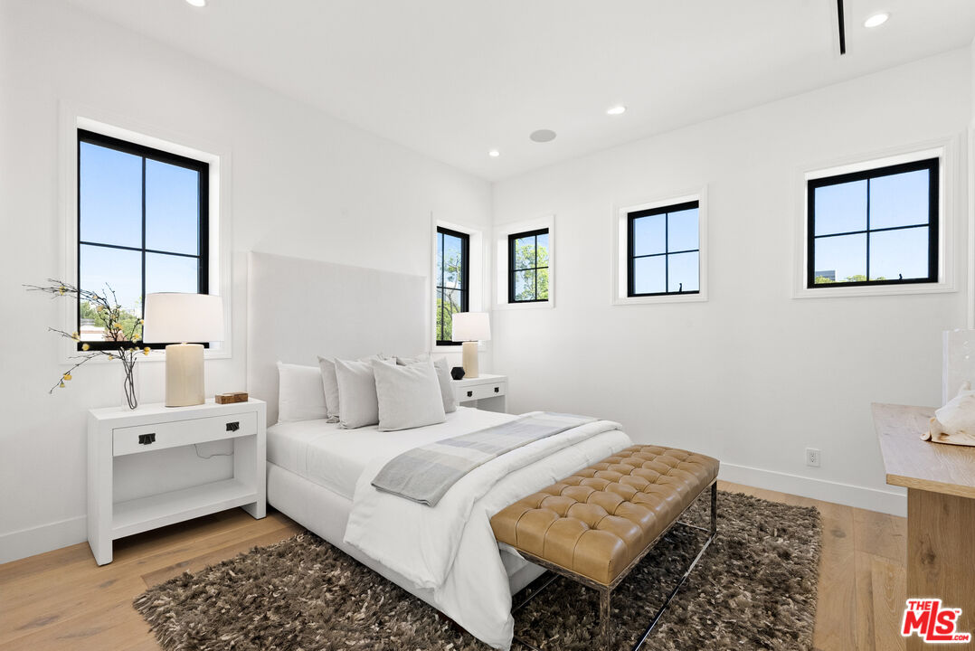 MLS #25614215 image #17