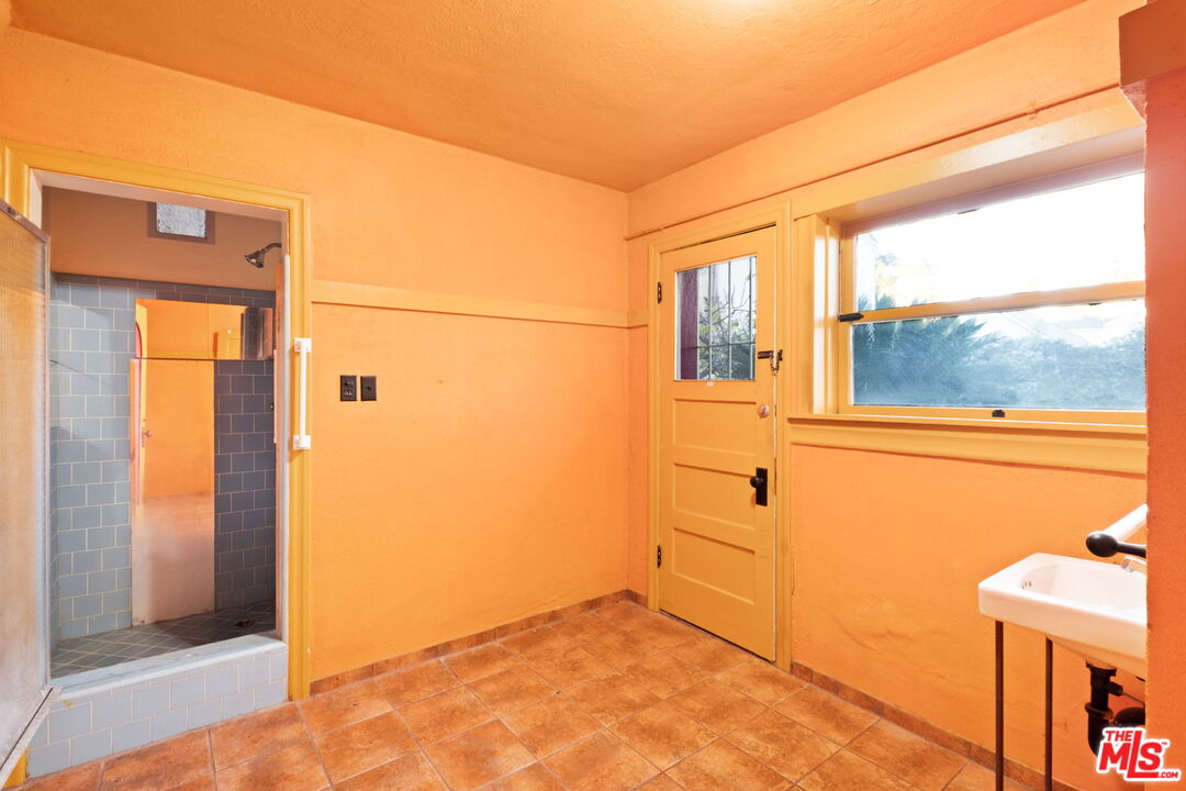 MLS #25614409 image #24