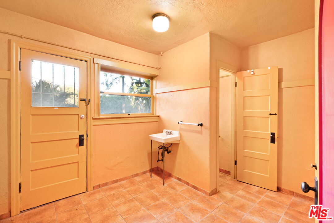 MLS #25614409 image #25