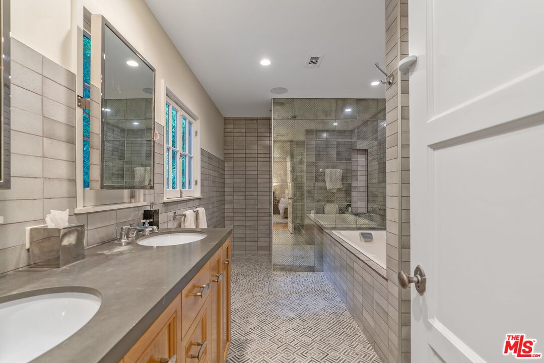 MLS #25614441 image #26