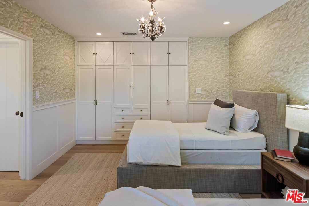 MLS #25614615 image #21