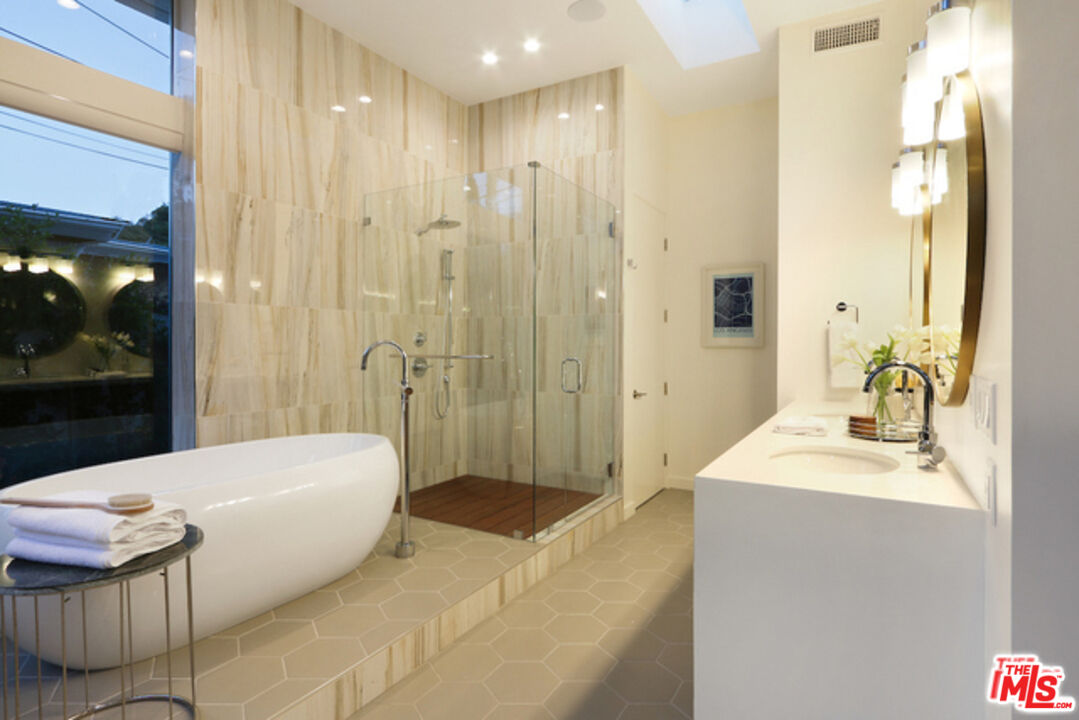 MLS #25614621 image #21