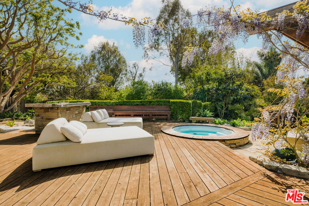 MLS #25614695 image #14