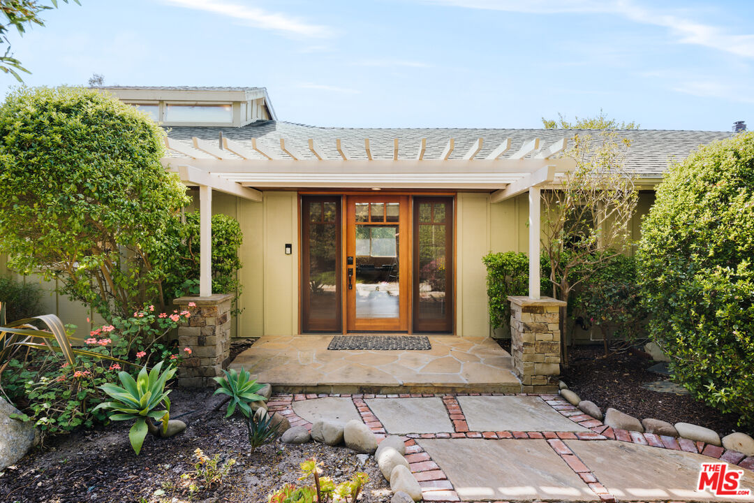 MLS #25614695 image #2