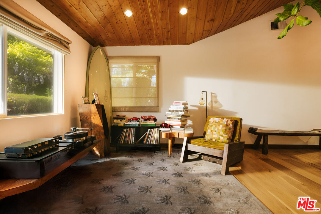 MLS #25614695 image #8