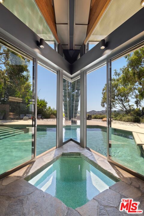 MLS #25614903 image #10