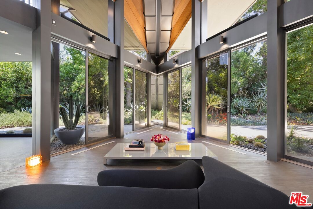 MLS #25614903 image #12