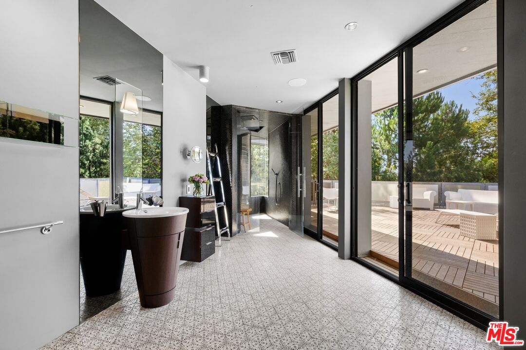 MLS #25614903 image #25