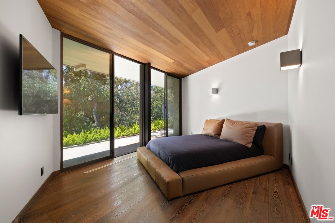 MLS #25614903 image #33