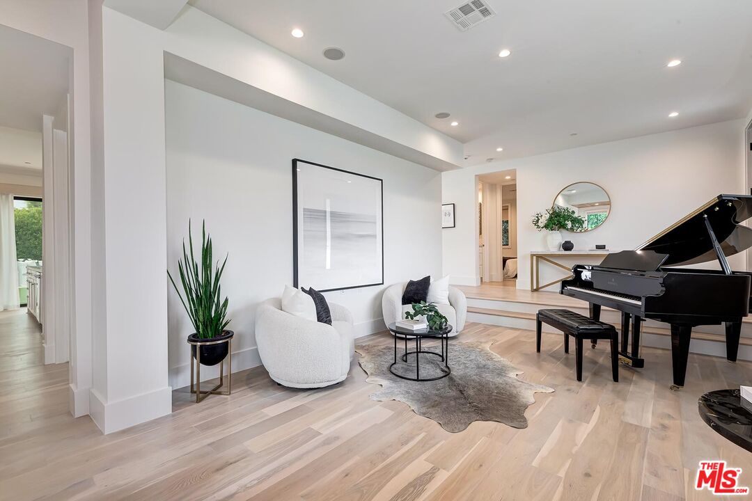 MLS #25614987 image #18