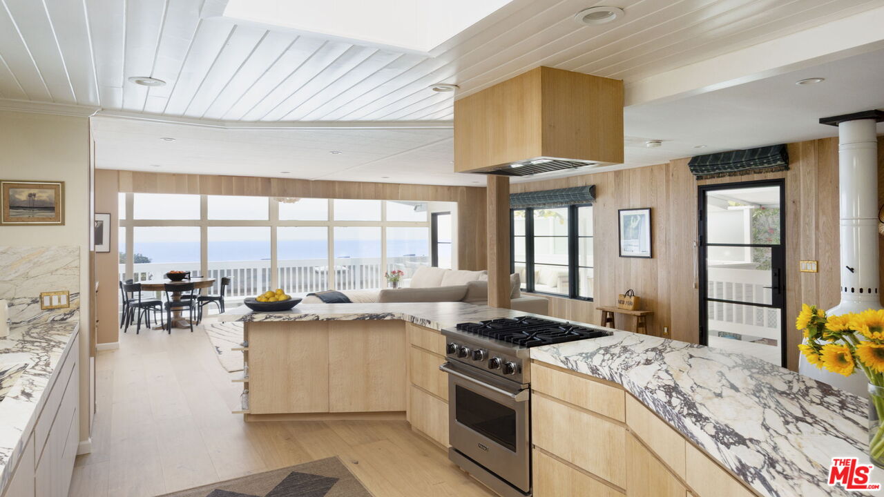 MLS #25614989 image #12